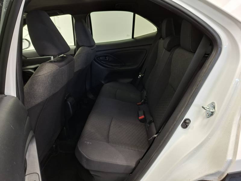Toyota Yaris - Photo 13