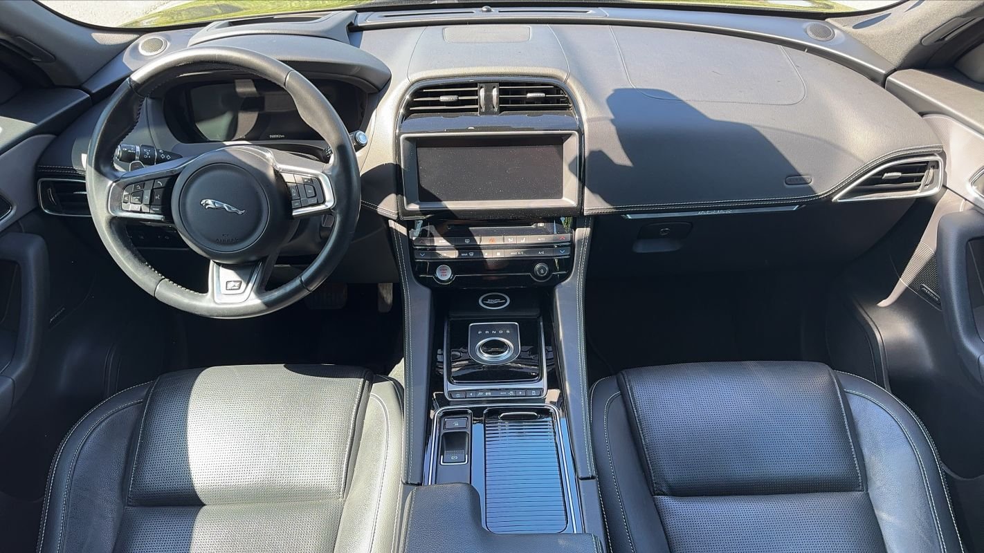 Jaguar F-Pace - Photo 11