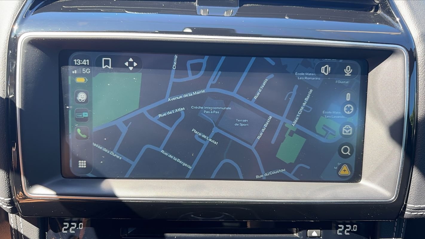 Jaguar F-Pace - Photo 22