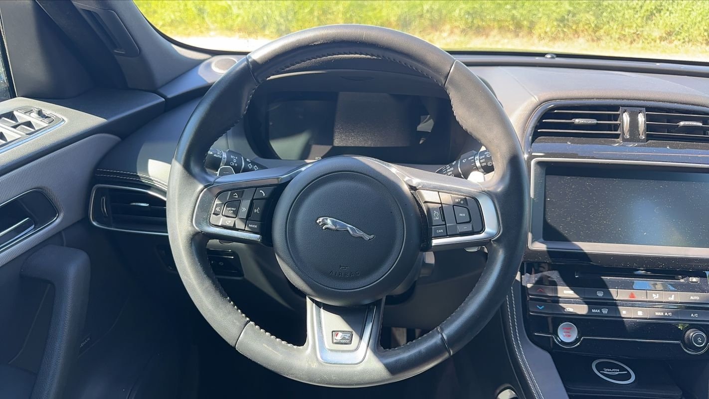 Jaguar F-Pace - Photo 23