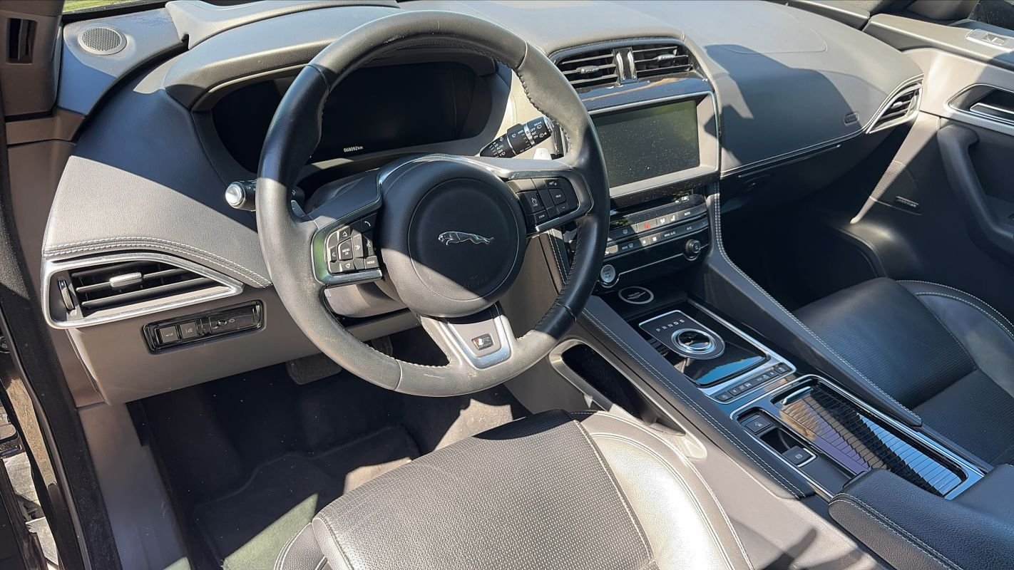 Jaguar F-Pace - Photo 8