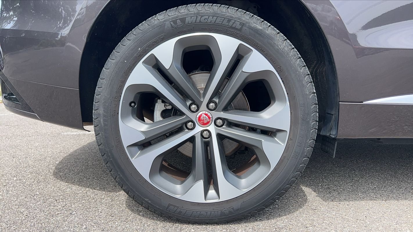 Jaguar F-Pace - Photo 16
