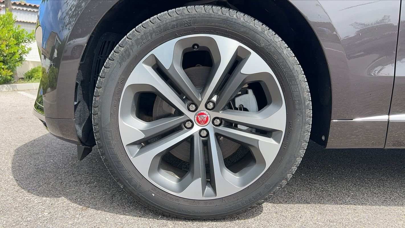 Jaguar F-Pace - Photo 18