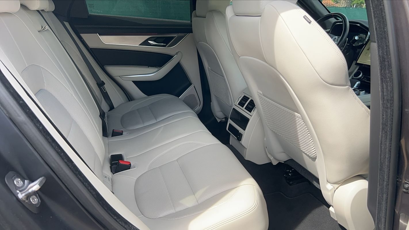 Jaguar F-Pace - Photo 29