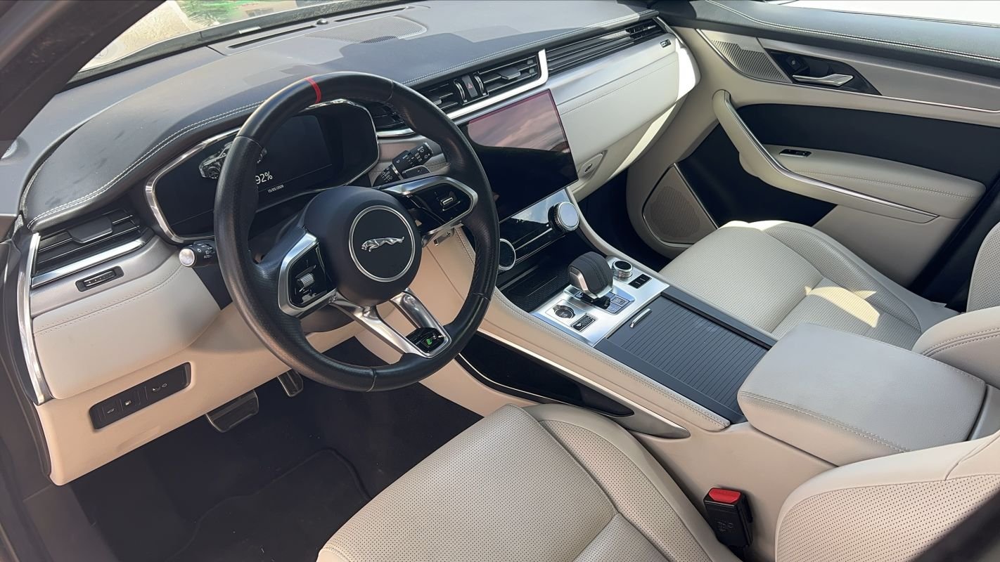 Jaguar F-Pace - Photo 8