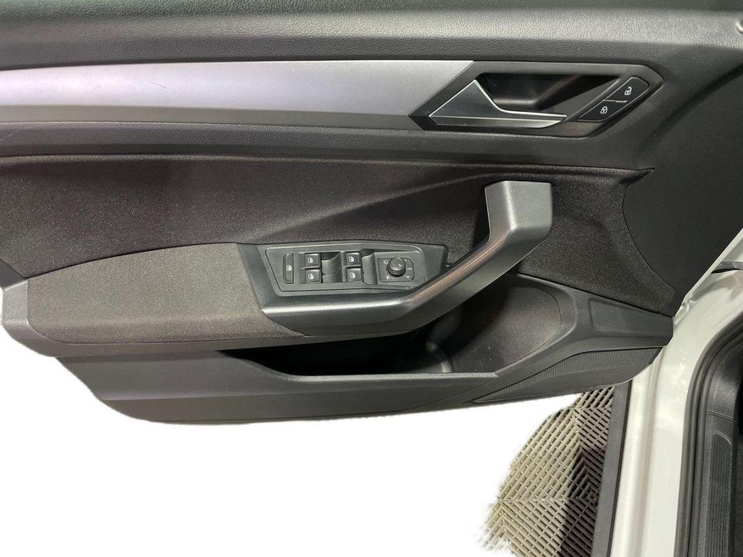 Volkswagen T-Roc - Photo 15