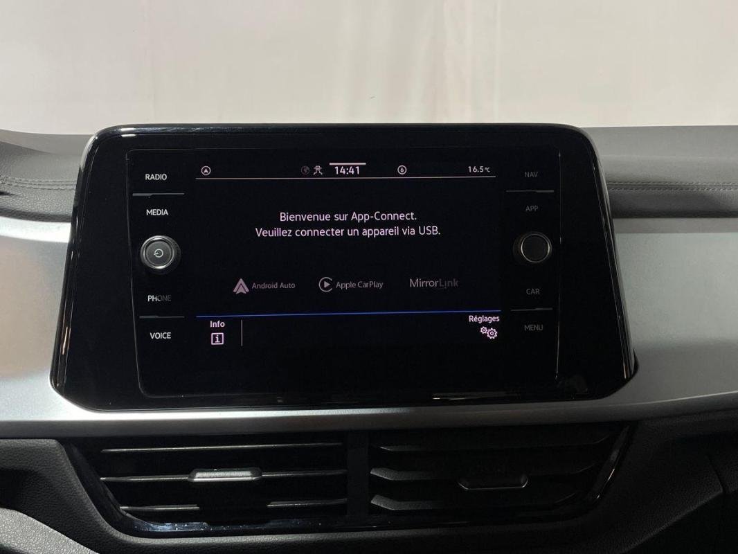 Volkswagen T-Roc - Photo 17