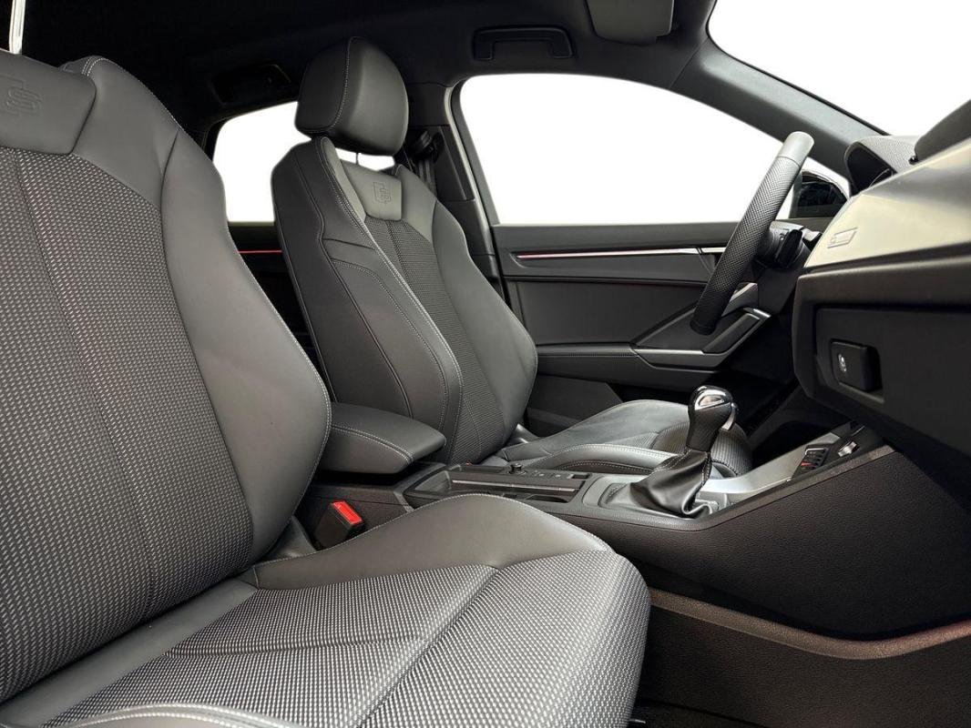 Audi Q3 Sportback - Photo 13