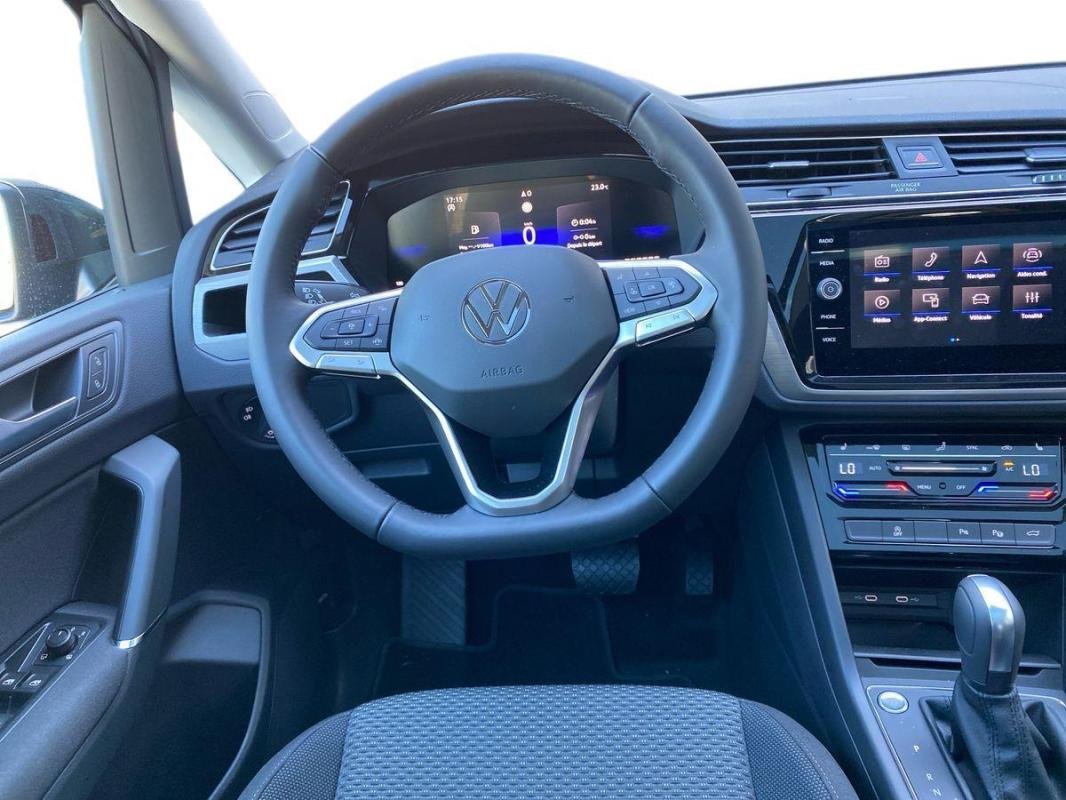 Volkswagen Touran - Photo 11