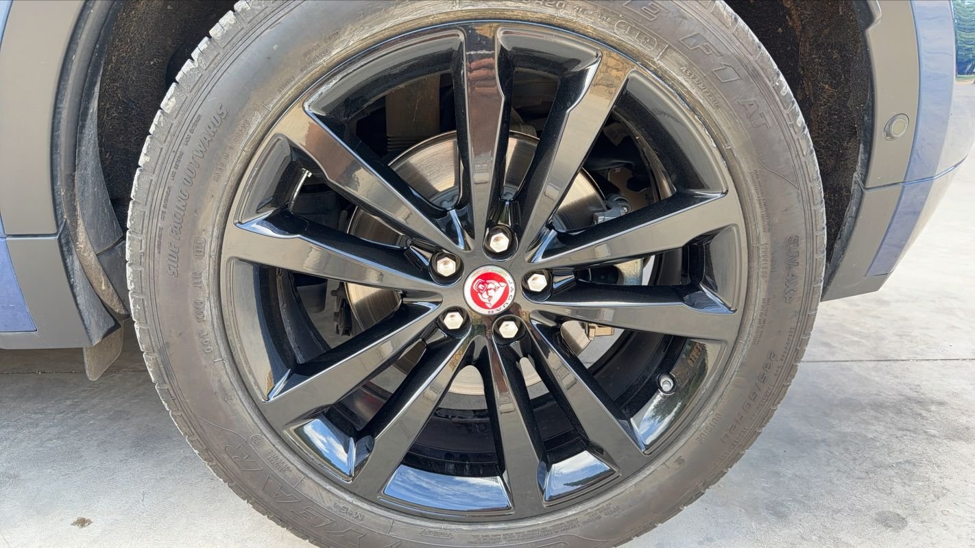 Jaguar E-PACE - Photo 19