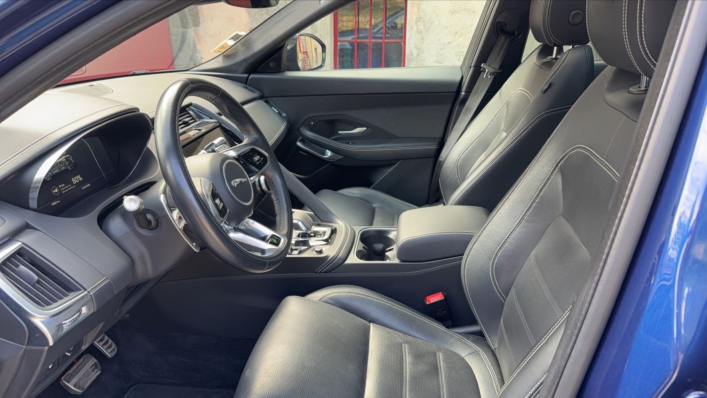 Jaguar E-PACE - Photo 28