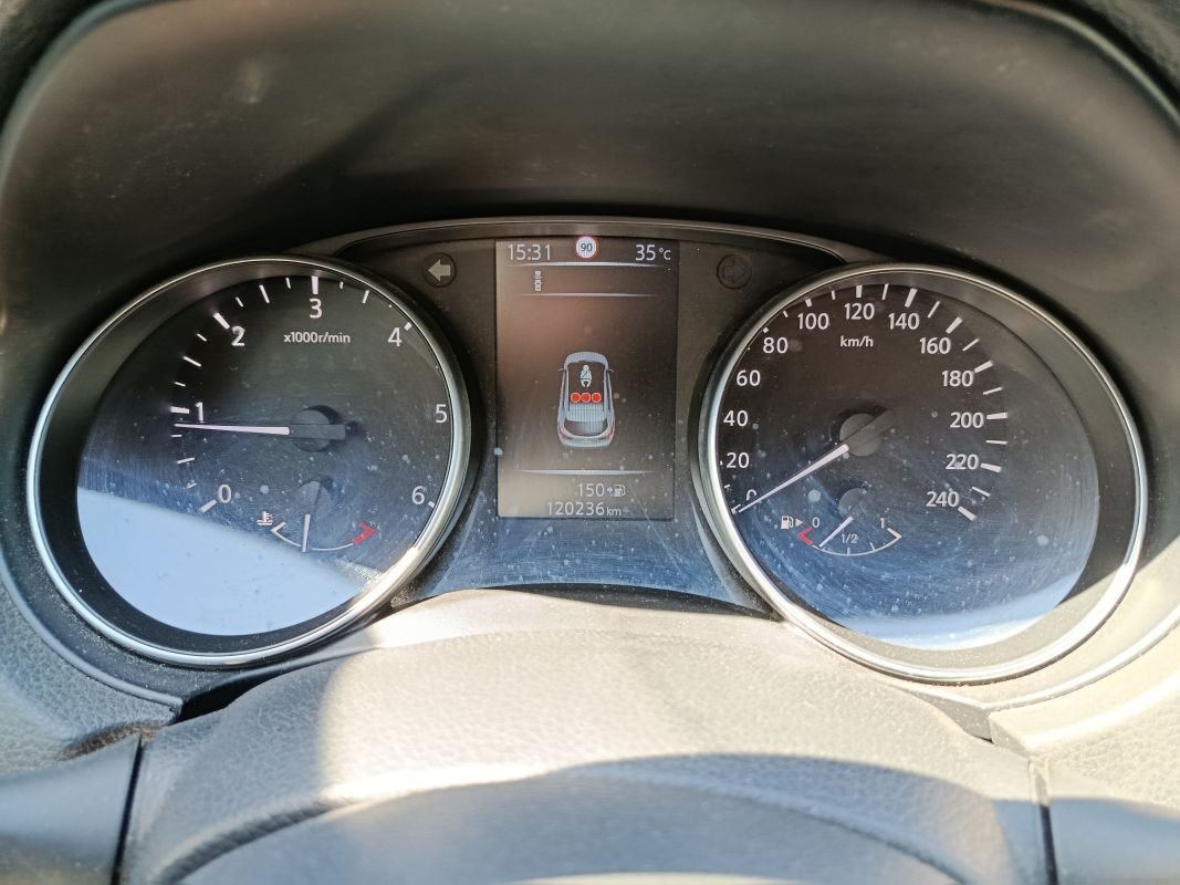 Nissan Qashqai - Photo 12