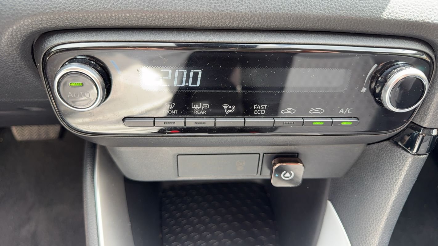 Toyota Yaris - Photo 24