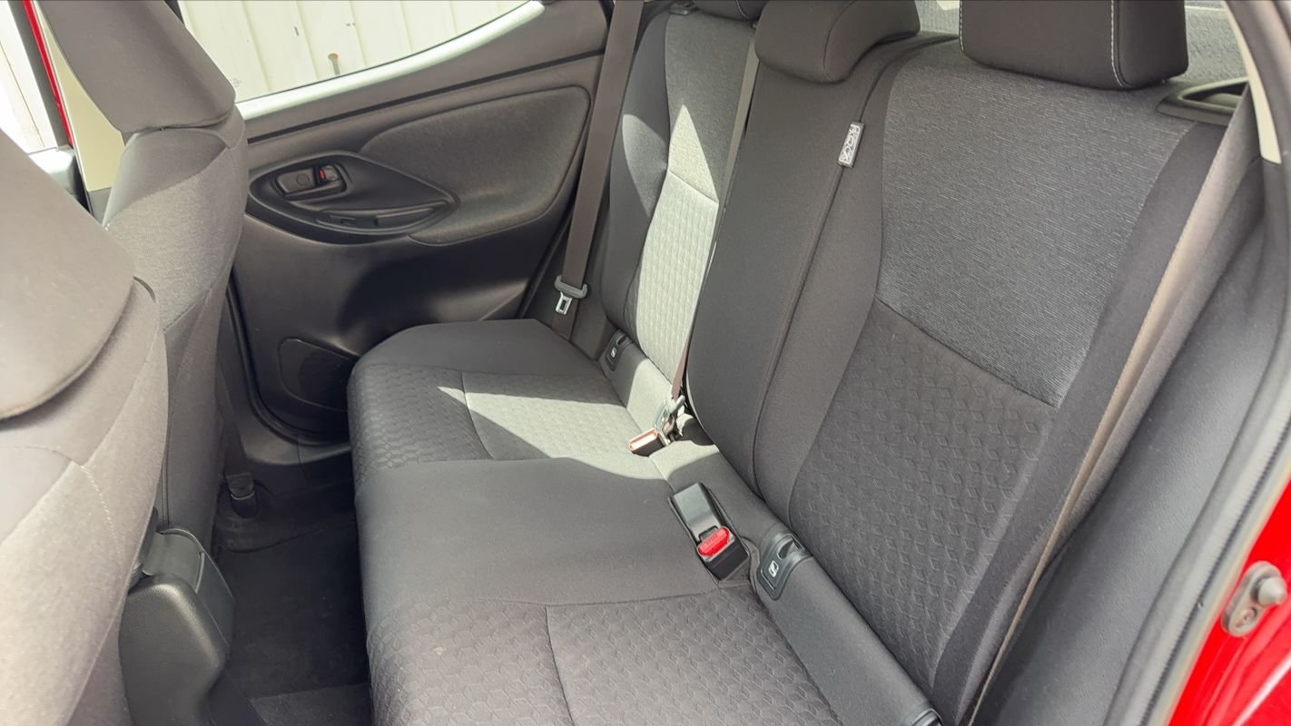 Toyota Yaris - Photo 9