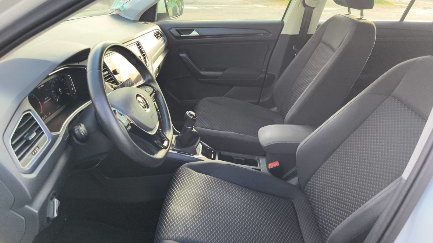 Volkswagen T-Roc - Photo 25