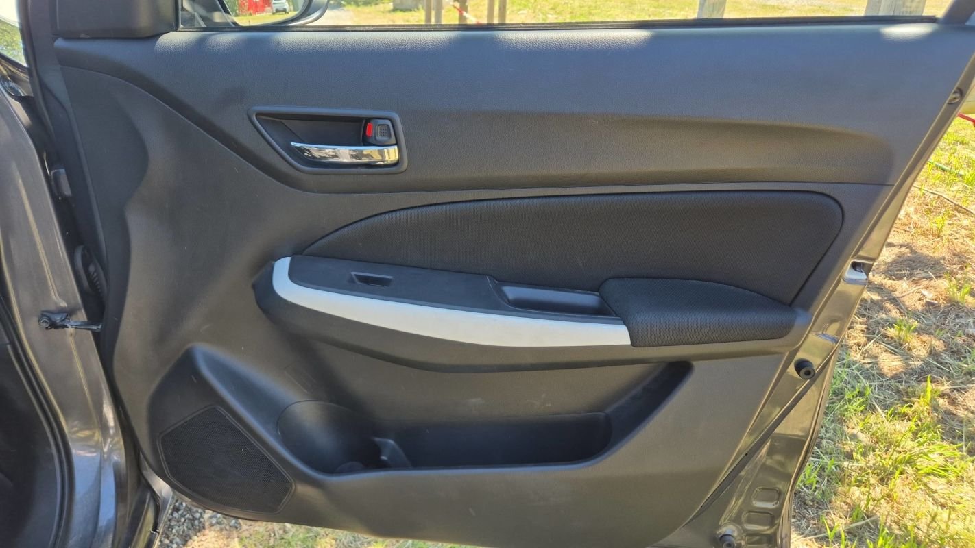 Suzuki Swift - Photo 23