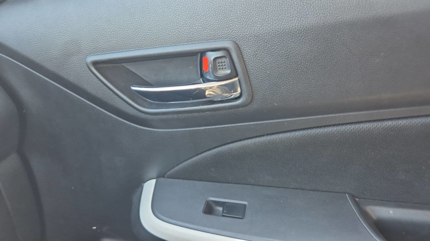 Suzuki Swift - Photo 26