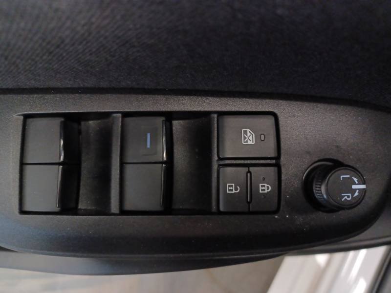 Toyota Yaris - Photo 17