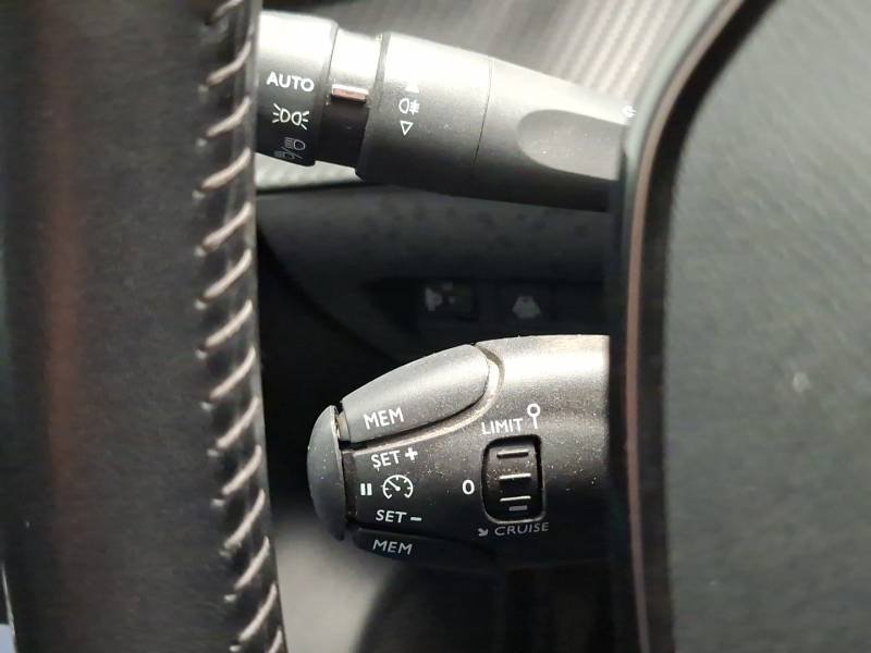 Peugeot 208 - Photo 20