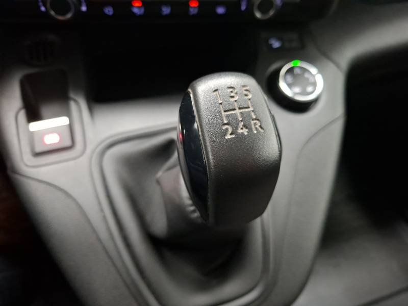 Peugeot Partner - Photo 18