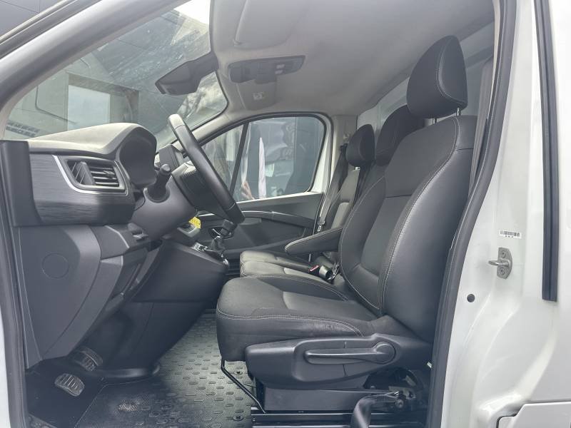 Nissan Primastar - Photo 16