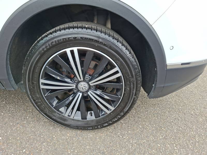 Volkswagen Tiguan - Photo 19