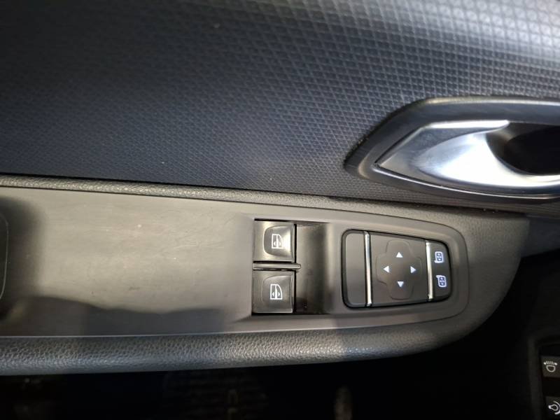 Renault Clio - Photo 21
