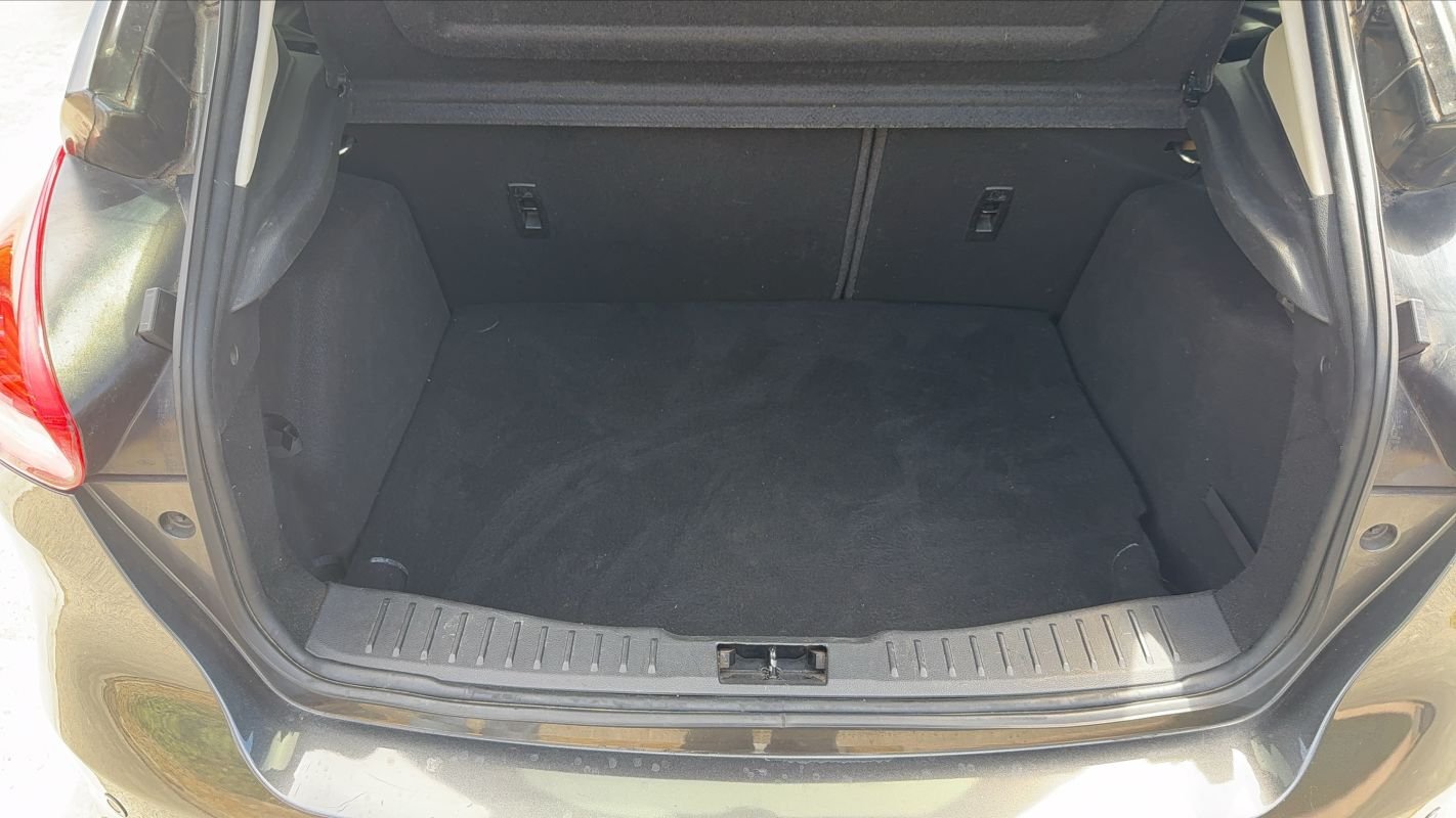 Ford Focus - Photo 14