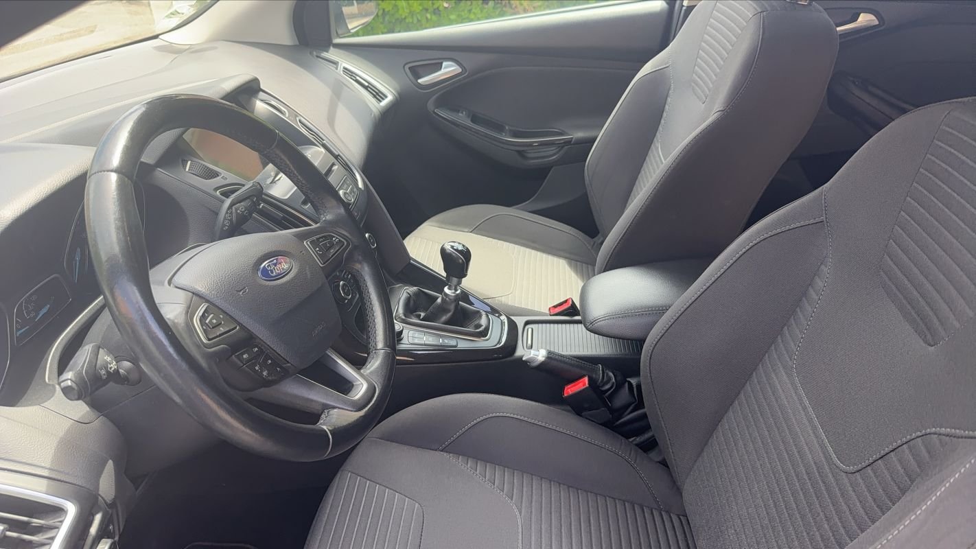 Ford Focus - Photo 25