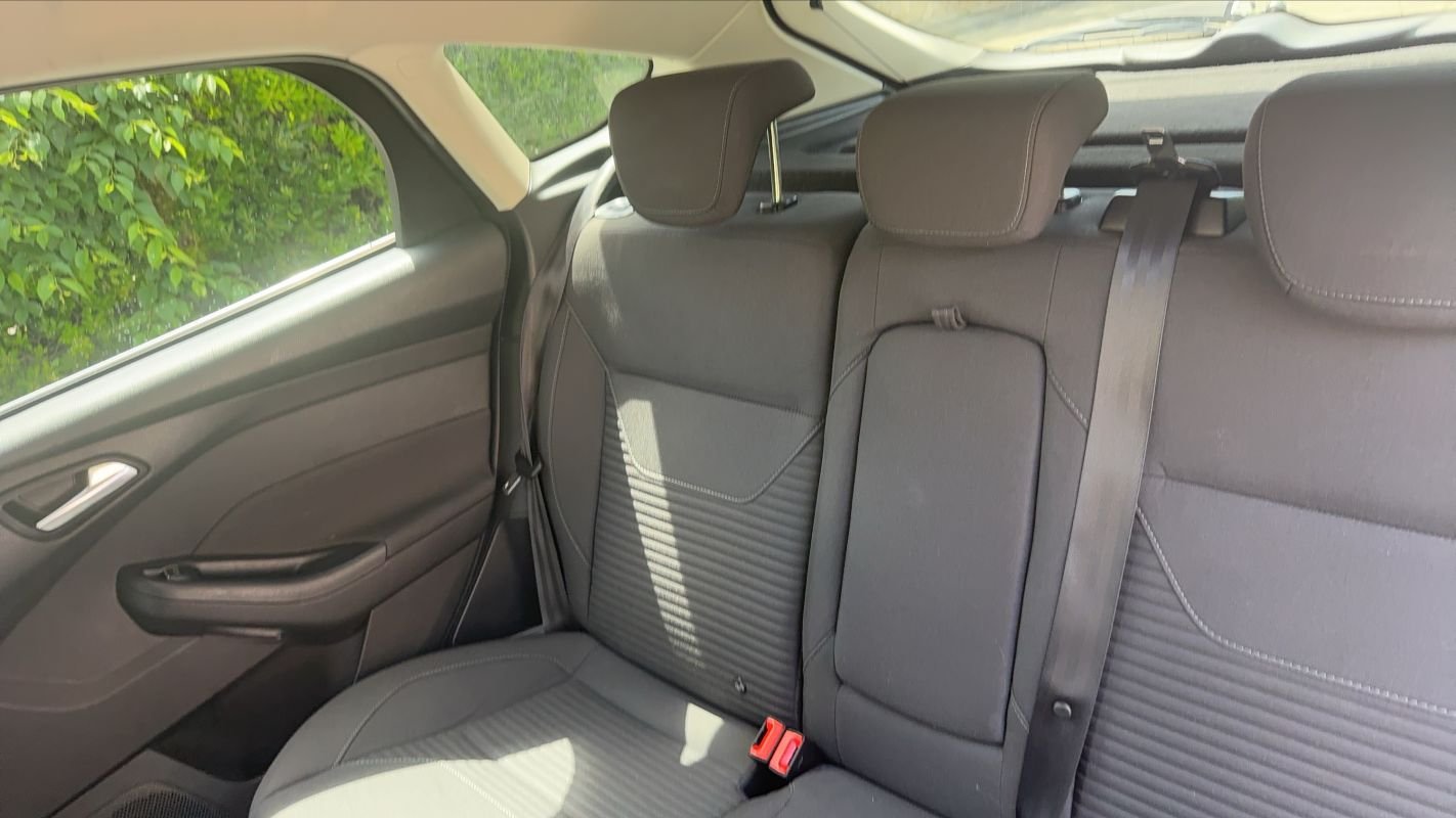 Ford Focus - Photo 9