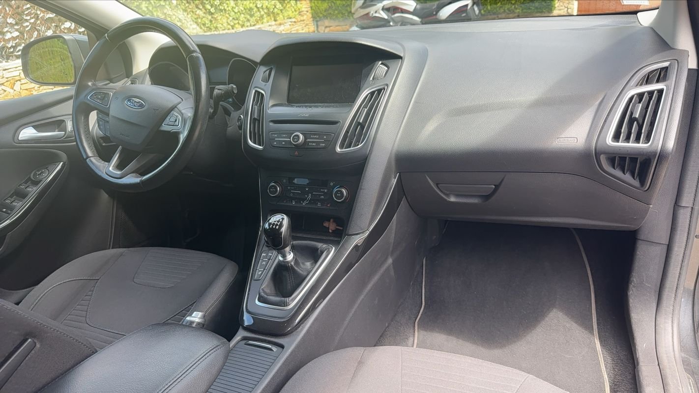 Ford Focus - Photo 10