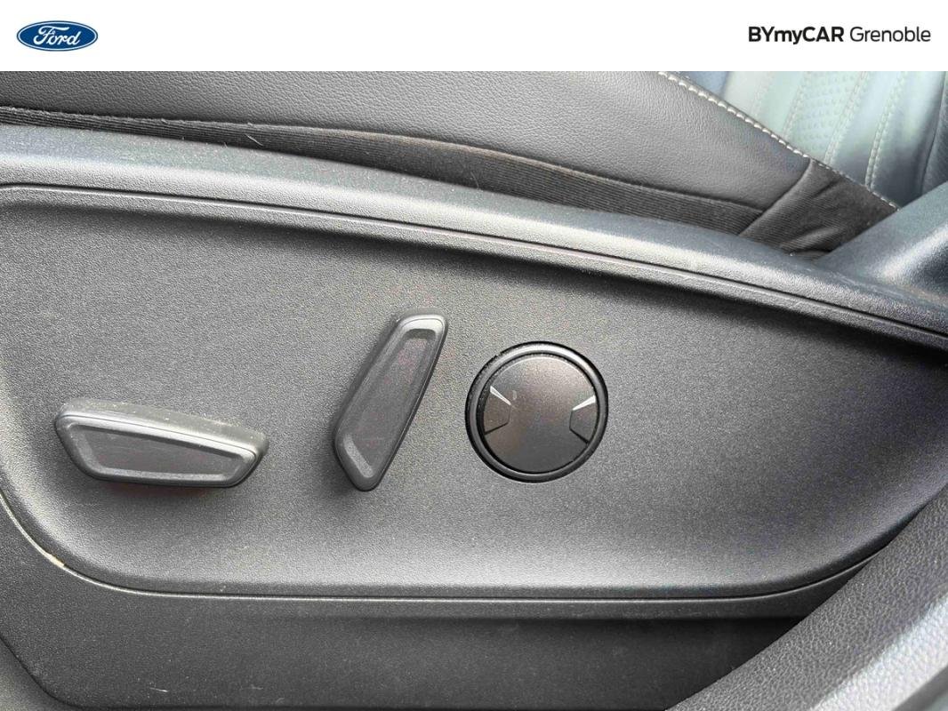 Ford Kuga - Photo 24