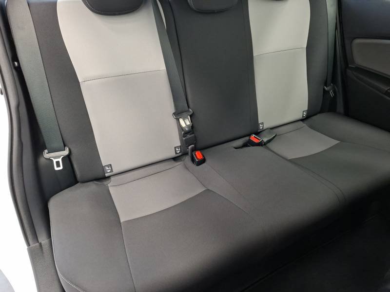 Toyota Yaris - Photo 9