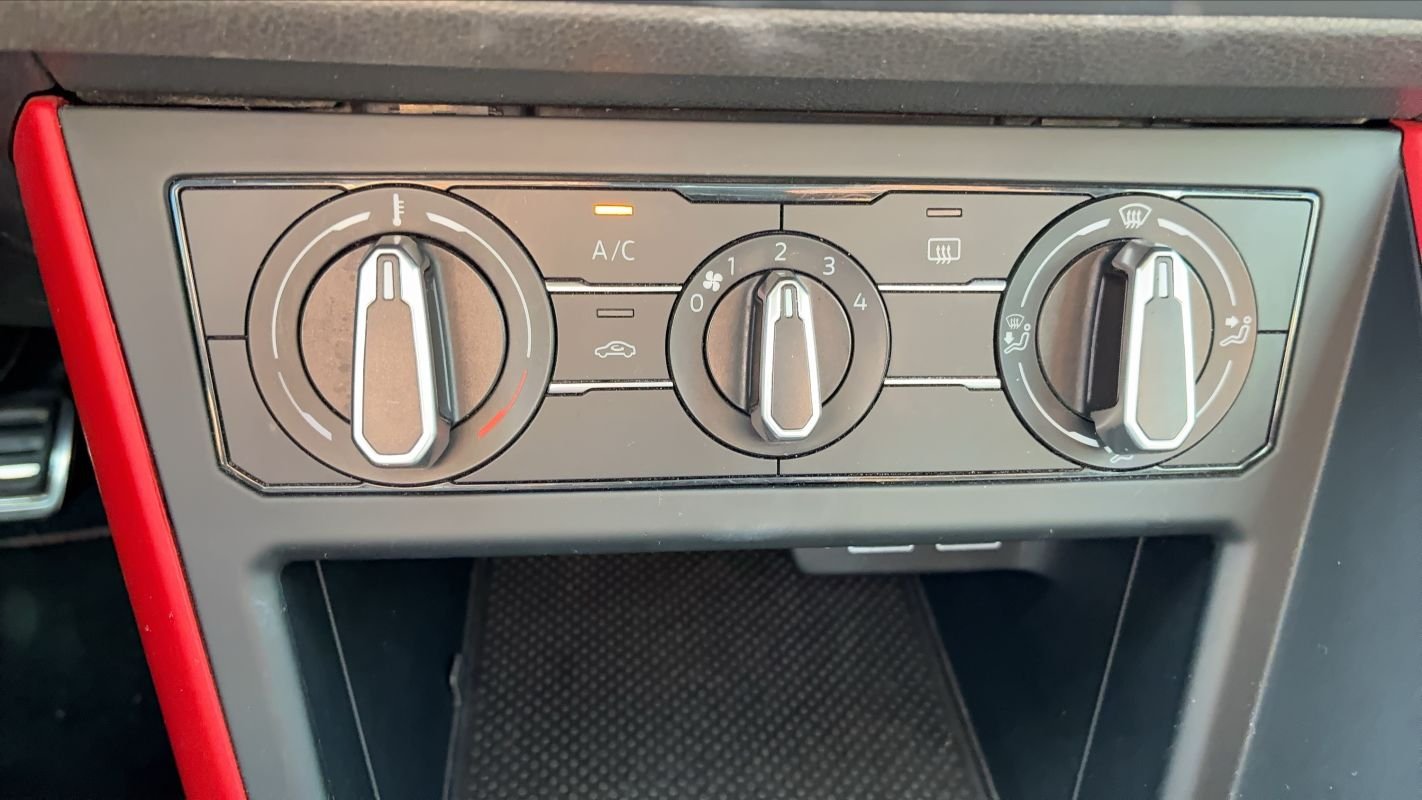 Volkswagen Polo - Photo 29