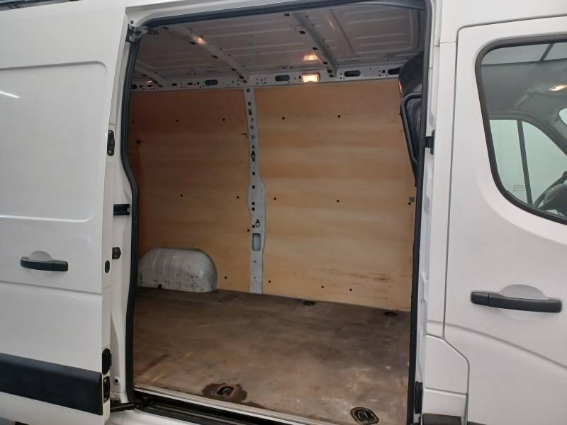 Nissan NV400 - Photo 15