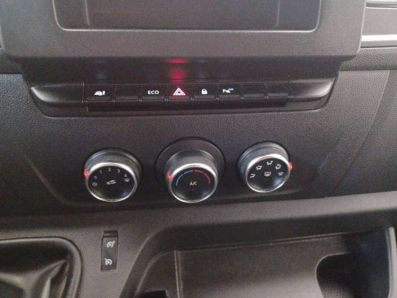 Nissan NV400 - Photo 24
