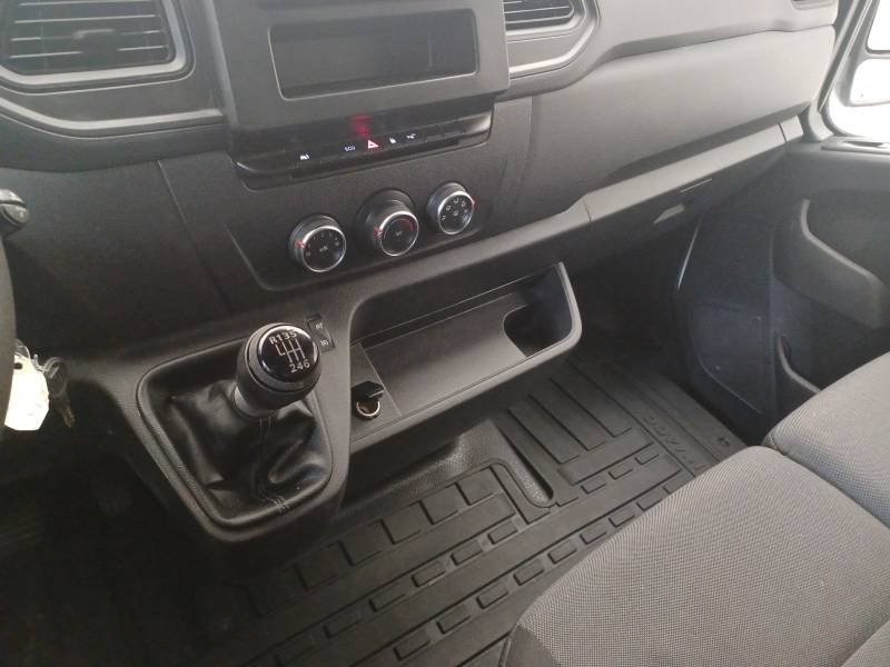 Nissan NV400 - Photo 25