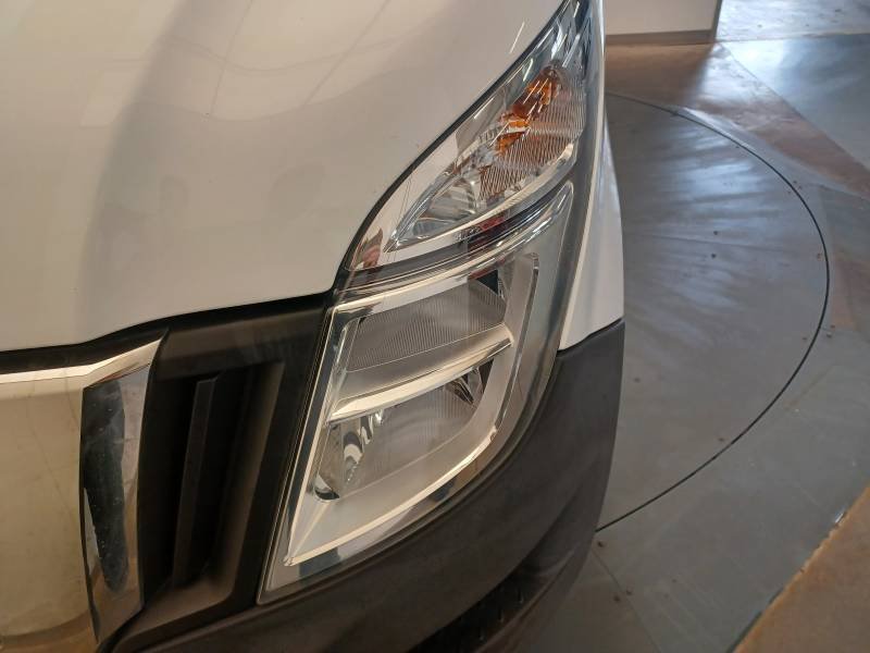 Nissan NV400 - Photo 29