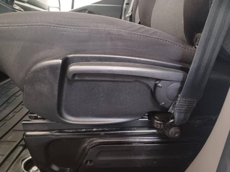 Nissan NV400 - Photo 31