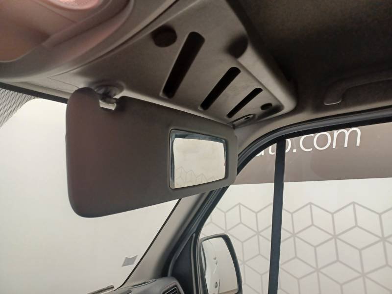 Nissan NV400 - Photo 34