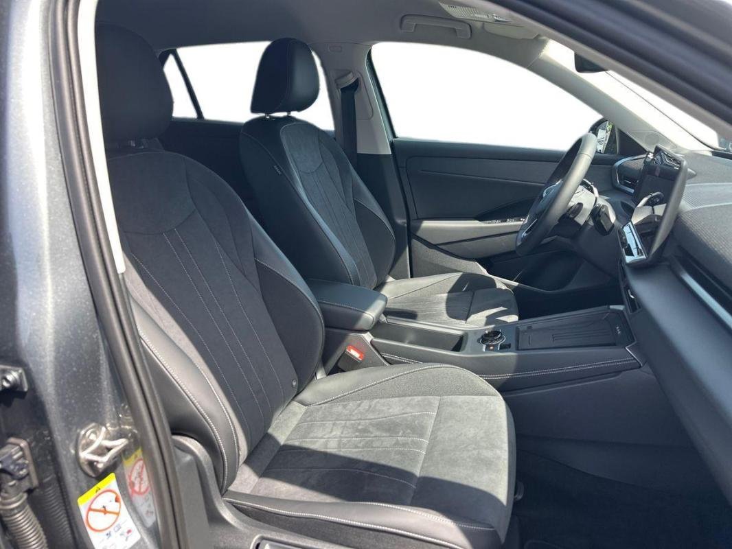Volkswagen T-Roc - Photo 13