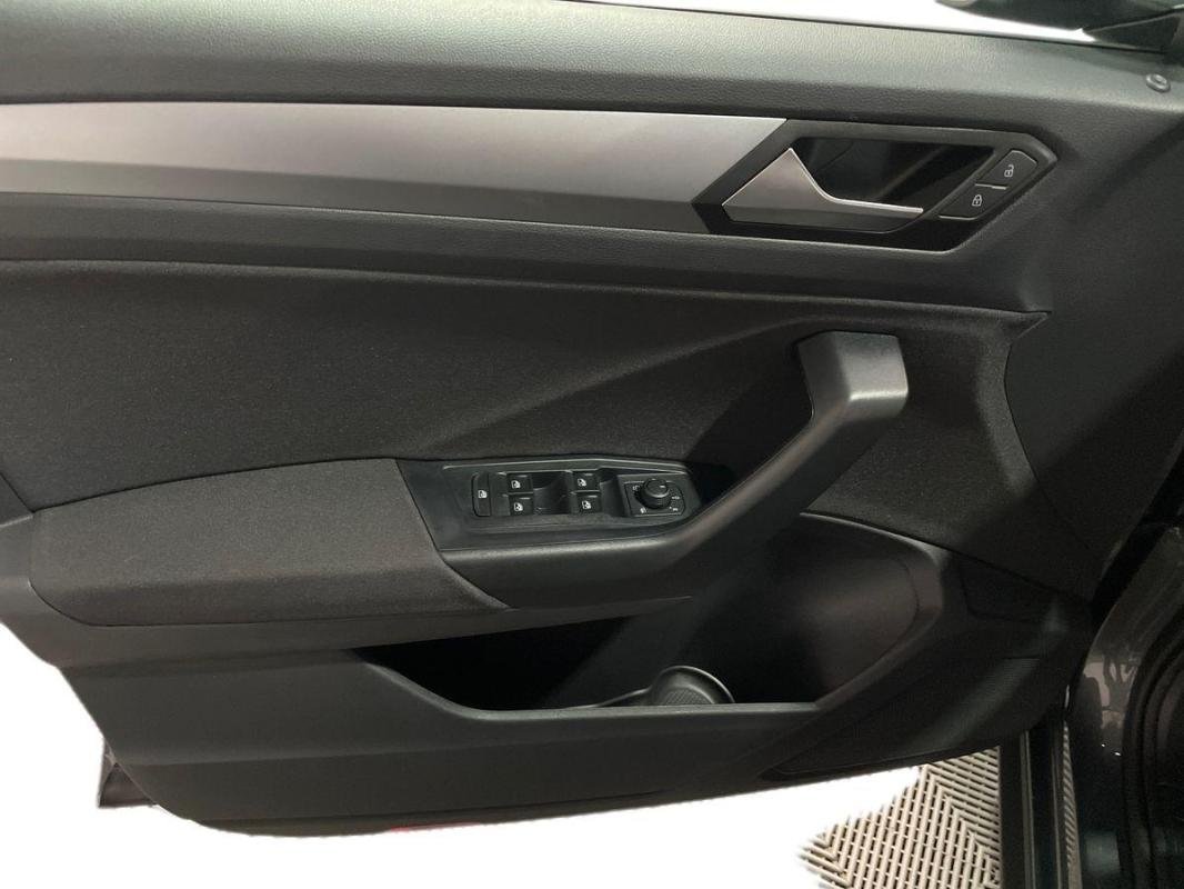 Volkswagen T-Roc - Photo 15