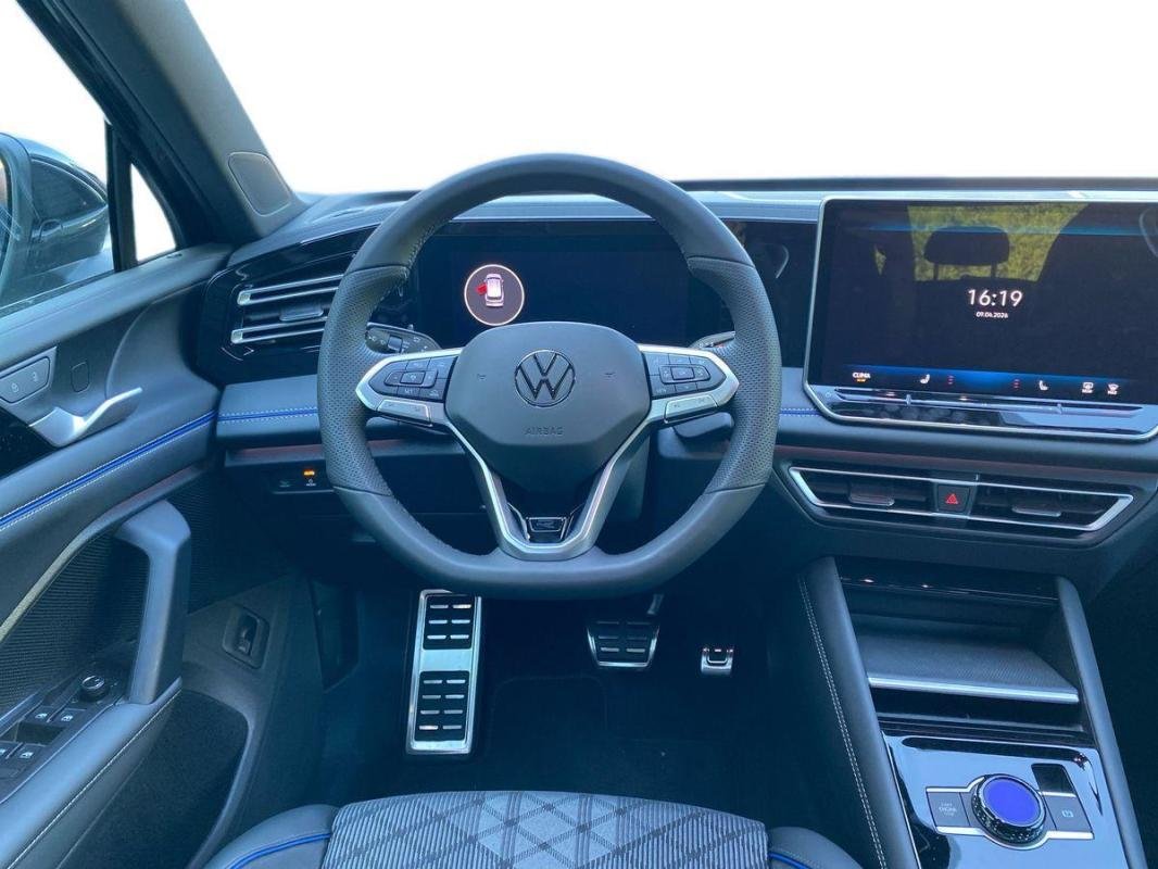 Volkswagen Tiguan - Photo 31
