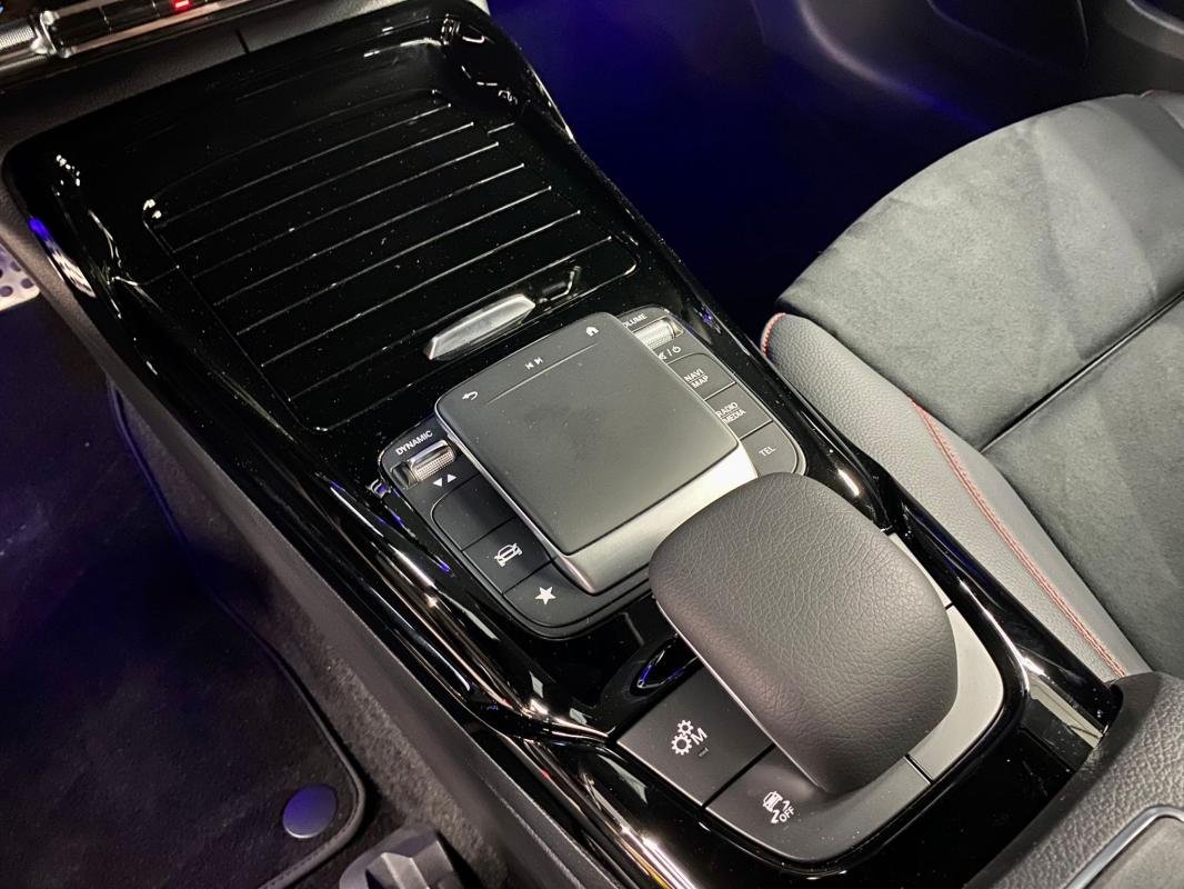 Mercedes A 45 - Photo 17
