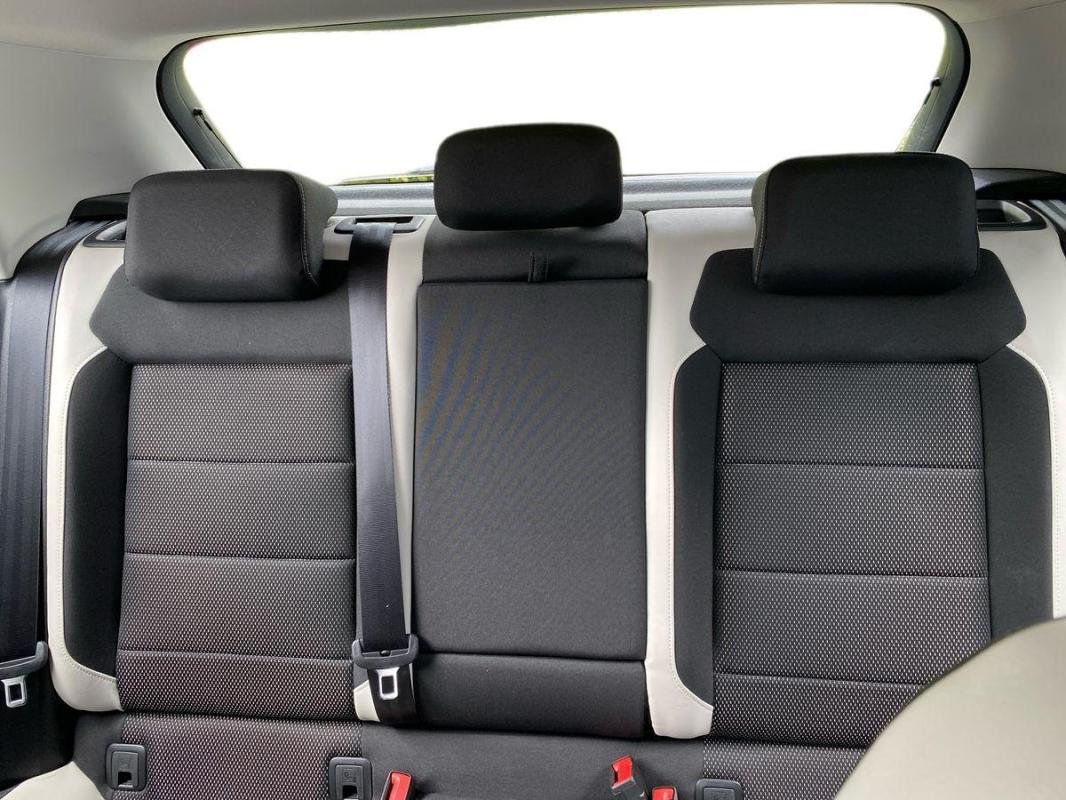 Volkswagen T-Roc - Photo 22