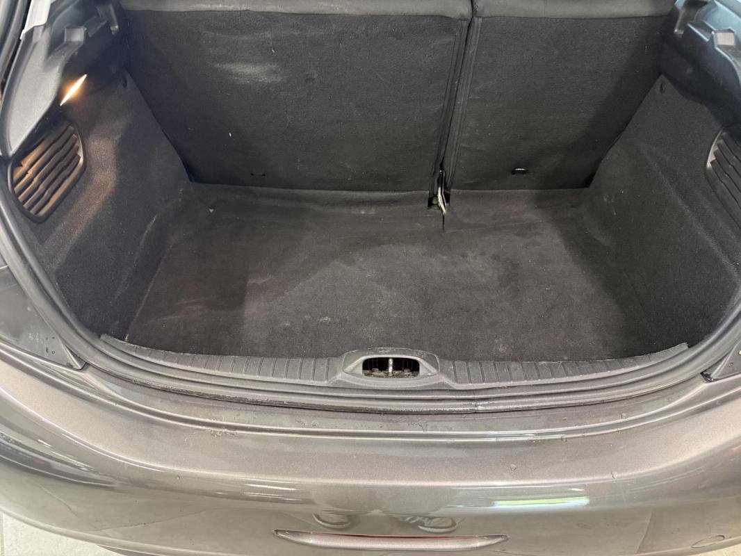 Peugeot 208 - Photo 18