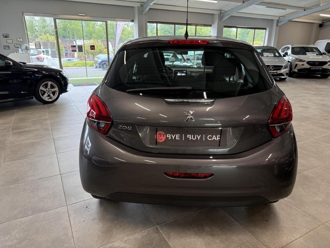 Peugeot 208 - Photo 8