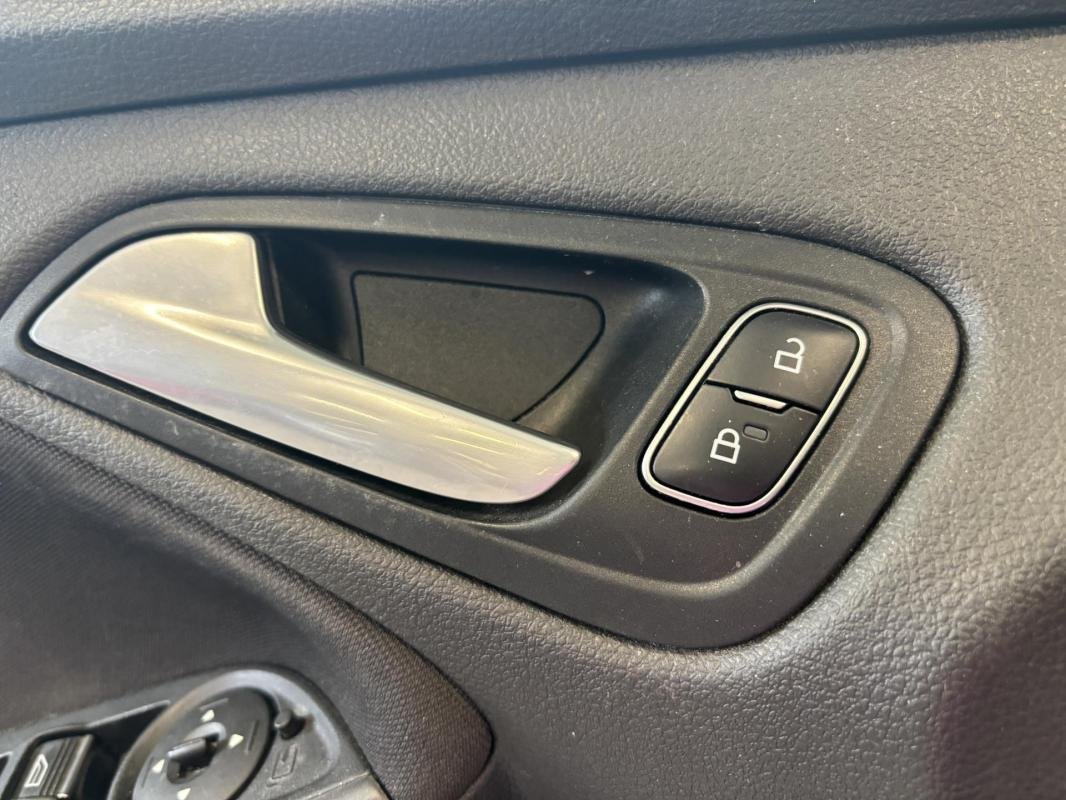 Ford Focus - Photo 14