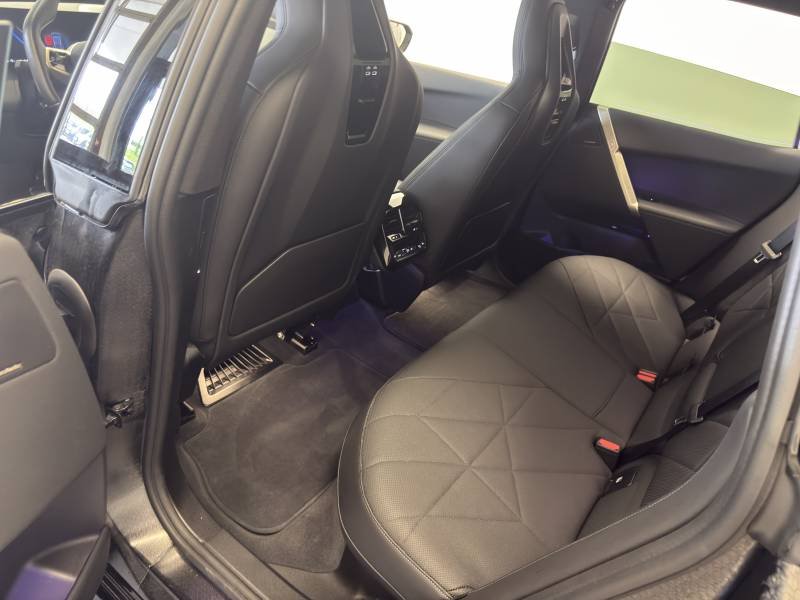 BMW ix - Photo 28