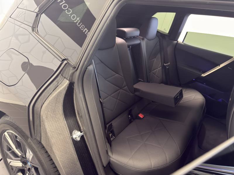 BMW ix - Photo 36